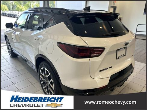 Used 2025 Chevrolet Blazer RS w/ Enhanced Convenience Package AWD/4WD image 5