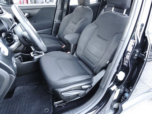 Used 2020 Jeep Renegade Latitude FWD image 13