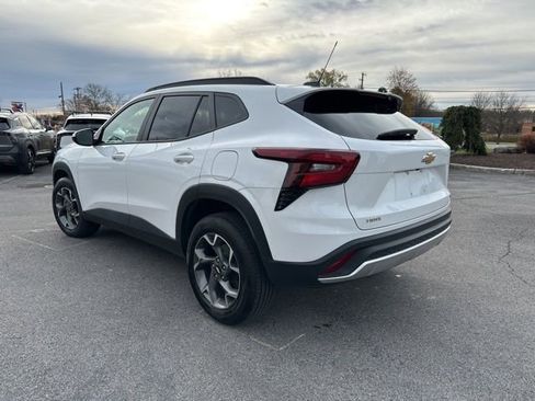Used 2024 Chevrolet Trax LT image 5