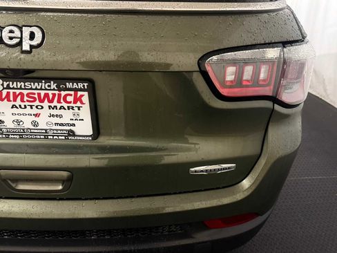 Certified 2021 Jeep Compass Latitude image 18