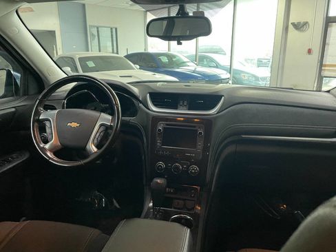 Used 2017 Chevrolet Traverse LT w/ Style and Technology Package image 30