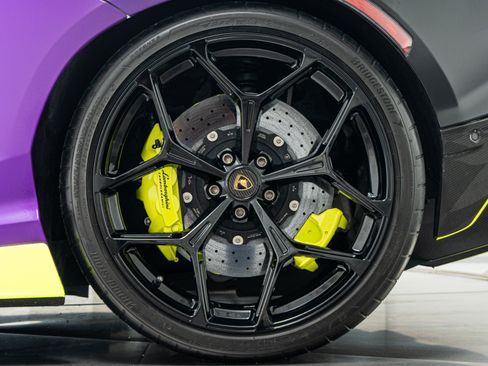 Used 2025 Lamborghini Revuelto AWD/4WD image 11