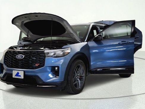Used 2025 Ford Explorer ST w/ Sun And Sound Package AWD/4WD image 14