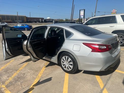 Used 2016 Nissan Altima 2.5 S w/ Power Driver Seat Package FWD image 10