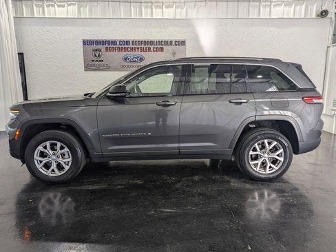 Used 2022 Jeep Grand Cherokee Limited image 2