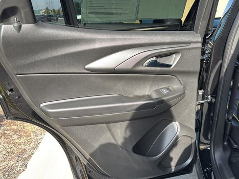 Used 2025 Chevrolet TrailBlazer ACTIV w/ Convenience Package image 15