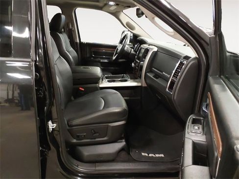 Used 2017 RAM 1500 Laramie image 15