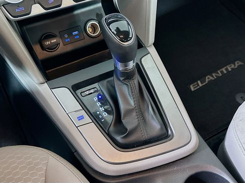 Used 2020 Hyundai Elantra SEL FWD image 23