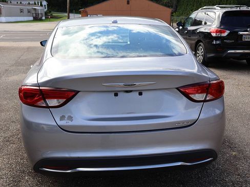 Used 2015 Chrysler 200 Limited w/ Convenience Group FWD image 7