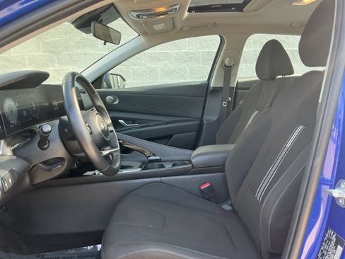 Certified 2024 Hyundai Elantra SEL w/ Convenience Package FWD image 16