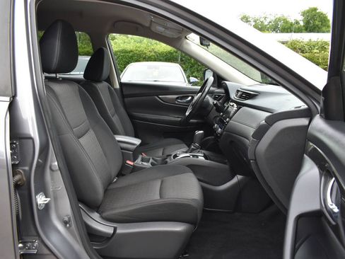 Used 2019 Nissan Rogue SV AWD/4WD image 8