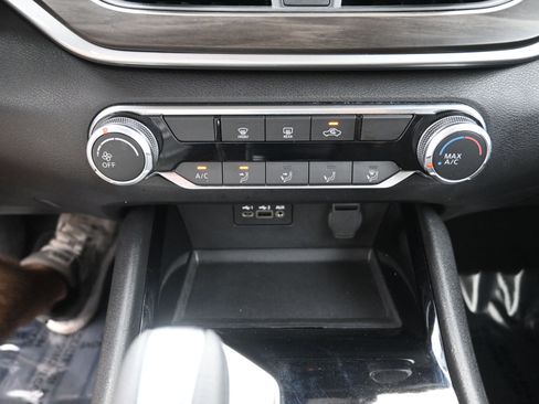 Used 2024 Nissan Altima 2.5 SV image 19