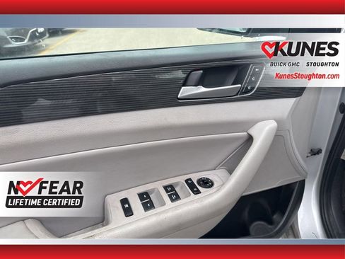 Used 2019 Hyundai Sonata Limited image 19