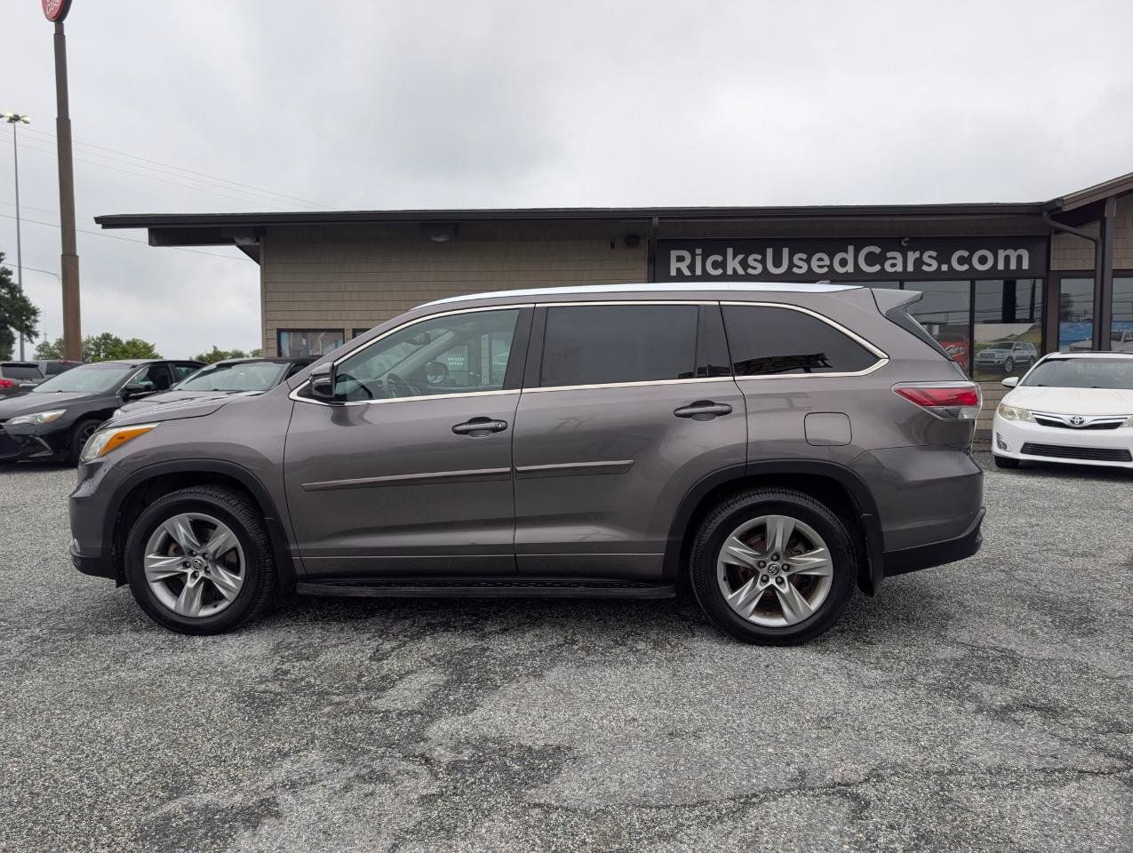 Used 2016 Toyota Highlander Limited FWD image 8