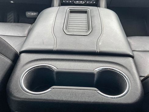 Used 2023 Chevrolet Suburban Premier image 22