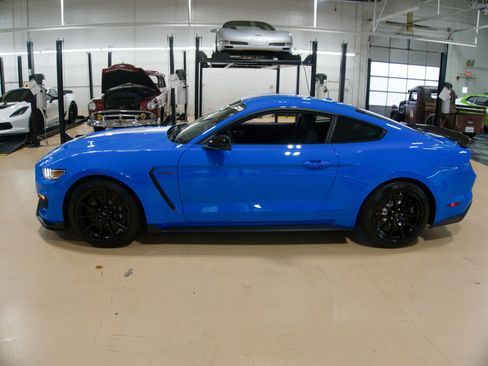 Used 2017 Ford Mustang Shelby GT350 w/ Electronics Package image 2