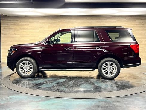 Used 2023 Ford Expedition XLT AWD/4WD image 29