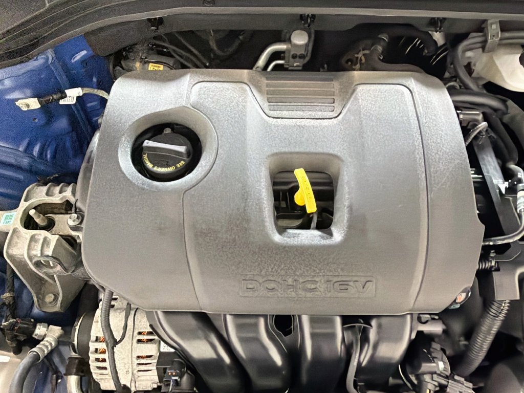 Used 2020 Hyundai Elantra SE FWD image 28