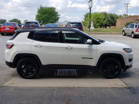 Used 2018 Jeep Compass Latitude AWD/4WD image 7