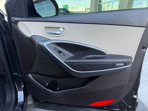 Used 2019 Hyundai Santa Fe XL SE image 16