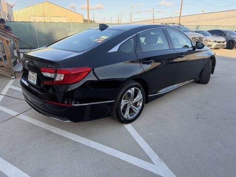 Used 2019 Honda Accord EX image 5
