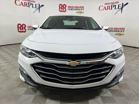 Used 2024 Chevrolet Malibu LT FWD image 2