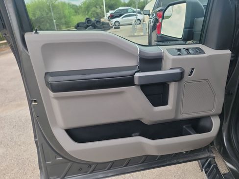 Used 2018 Ford F150 XLT w/ Equipment Group 302A Luxury RWD image 8