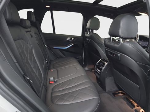 Used 2023 BMW X5 xDrive45e image 14