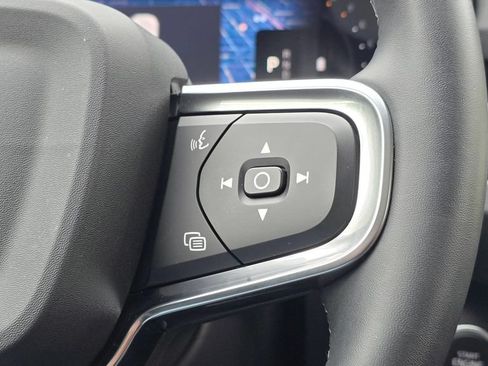 Certified 2025 Volvo XC40 B5 Core w/ Climate Package AWD/4WD image 28