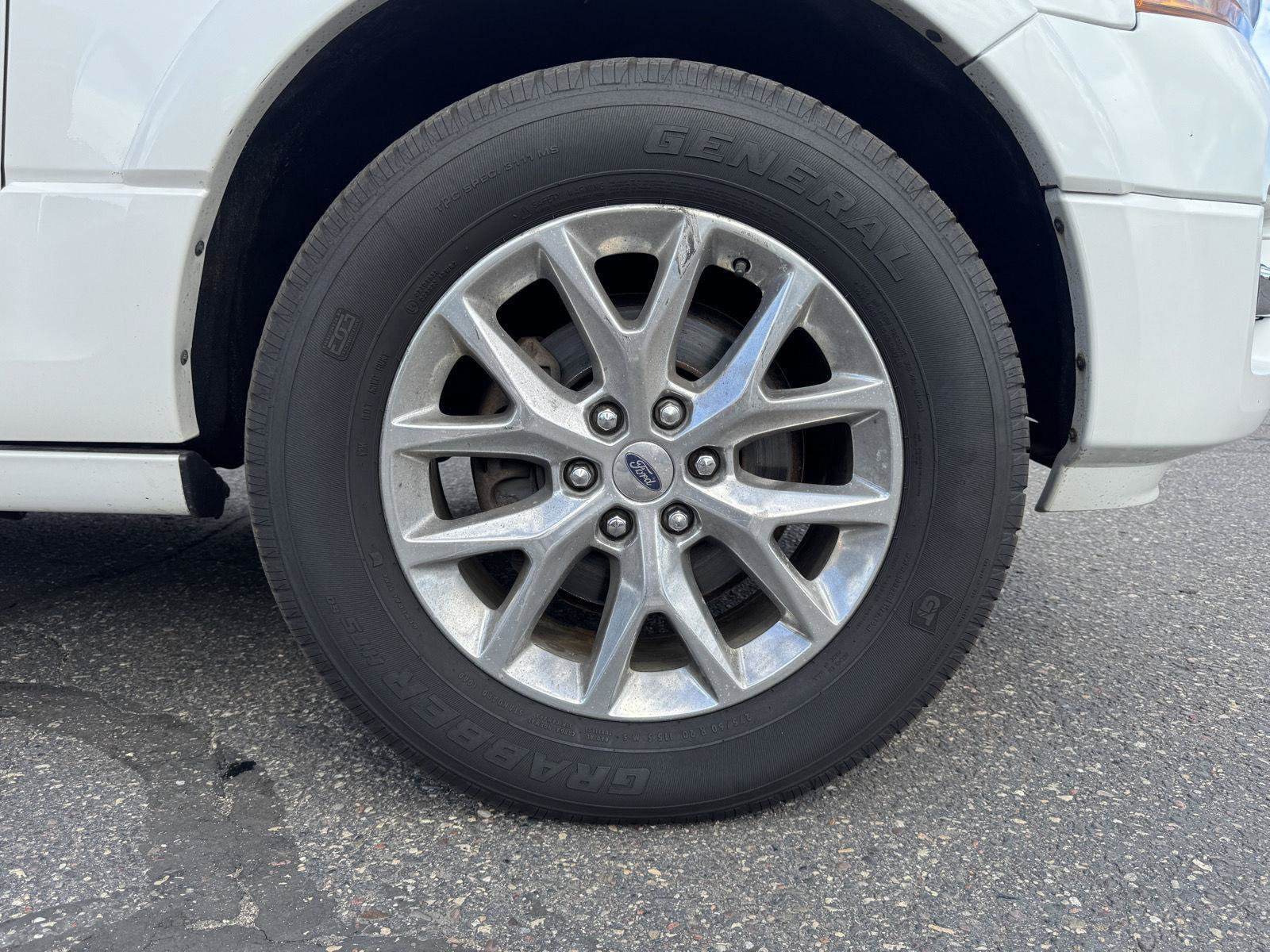 Used 2015 Ford Expedition Limited w/ Equipment Group 301A AWD/4WD image 11