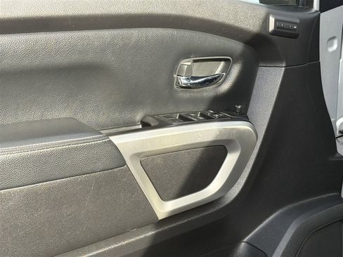 Used 2019 Nissan Titan PRO-4X w/ Pro-4x Convenience Package image 25