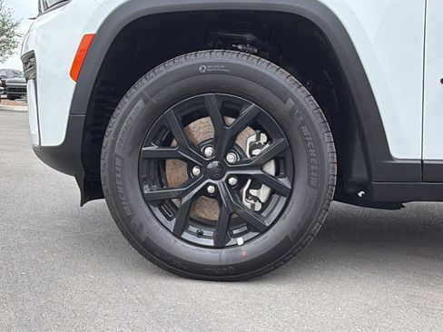 New 2026 Jeep Grand Cherokee L 2WD image 24