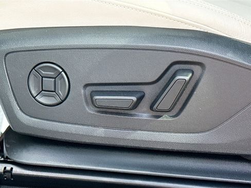 Used 2025 Audi Q3 2.0T Premium Plus w/ Premium Plus Package image 24