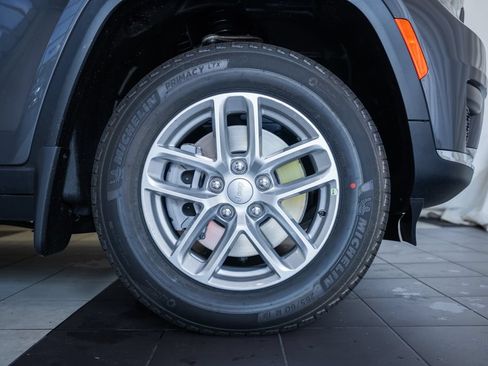 New 2026 Jeep Grand Cherokee L Laredo AWD/4WD image 19