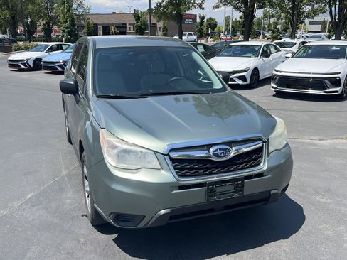 Used 2014 Subaru Forester 2.5i AWD/4WD image 4