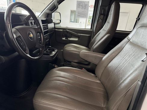 Used 2023 Chevrolet Express 3500 LS RWD image 10