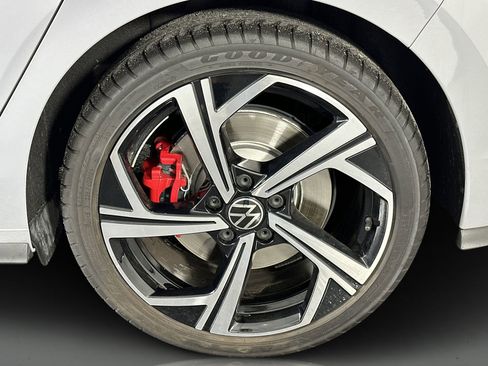 Used 2024 Volkswagen GTI SE image 9