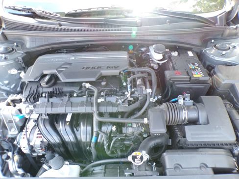 Used 2025 Hyundai Elantra Sport FWD image 30