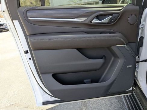 Used 2022 GMC Yukon XL Denali w/ Denali Premium Package image 40