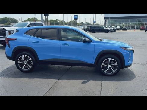 Used 2024 Chevrolet Trax RS w/ Driver Confidence Package FWD image 9
