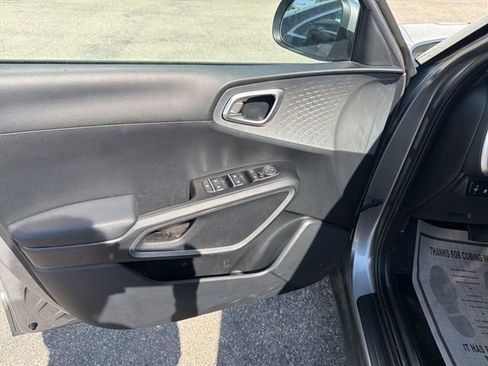Used 2024 Kia Soul LX w/ Option Group 015 FWD image 24