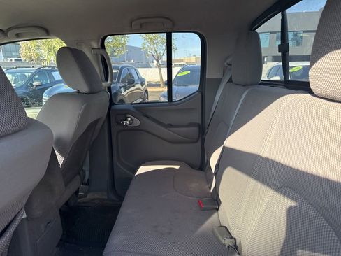 Used 2014 Nissan Frontier SV RWD image 19