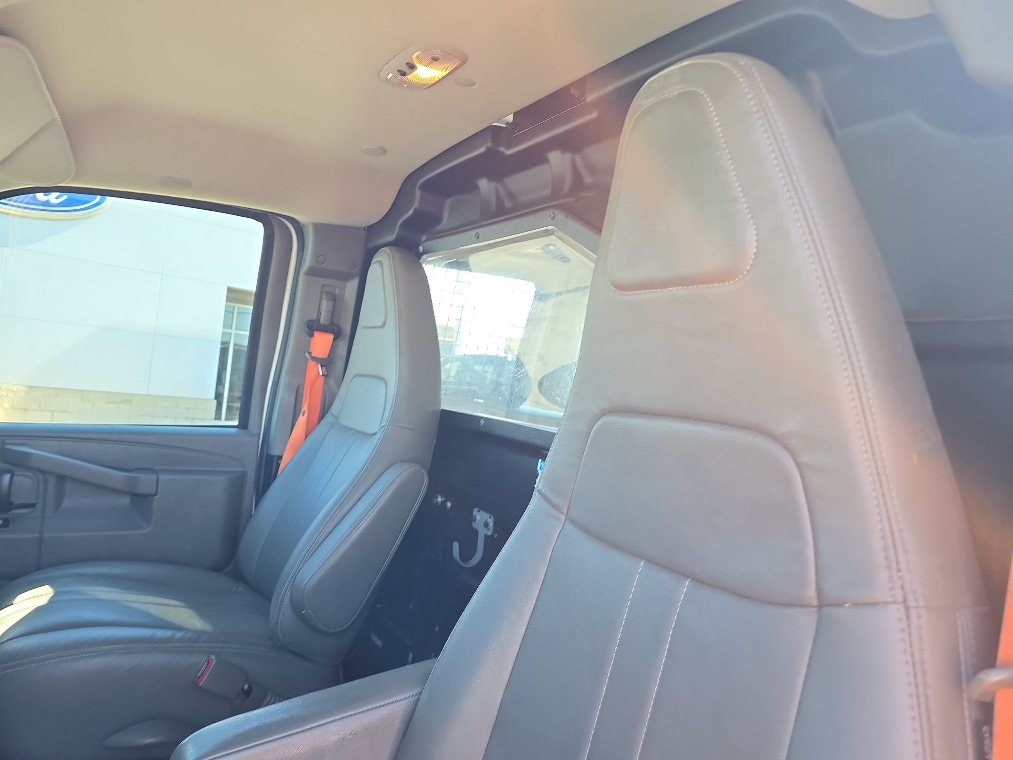 Used 2018 Chevrolet Express 2500 w/ Driver Convenience Package RWD image 13