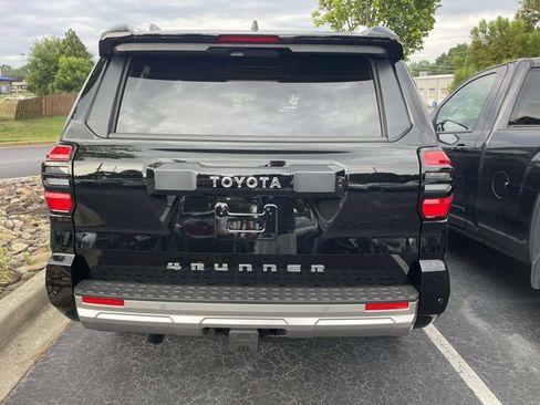 Used 2025 Toyota 4Runner Limited AWD/4WD image 11