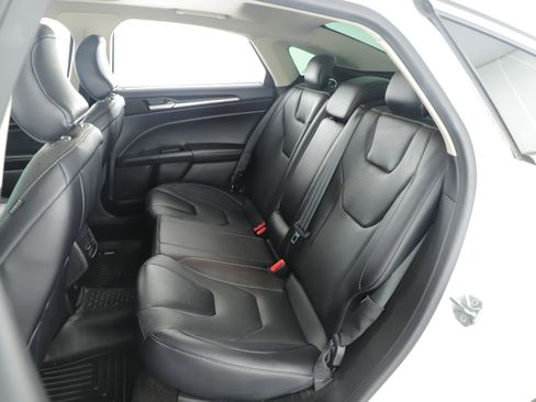 Used 2019 Ford Fusion Titanium image 19