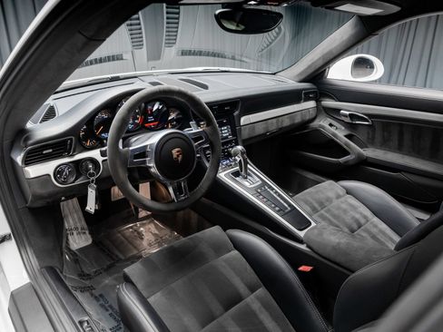 Used 2015 Porsche 911 GT3 w/ Sound Package Plus RWD image 5