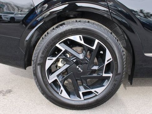 Used 2025 Kia Sportage SX image 41