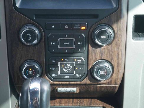 Used 2014 Ford F150 Lariat w/ Equipment Group 502A Luxury AWD/4WD image 7