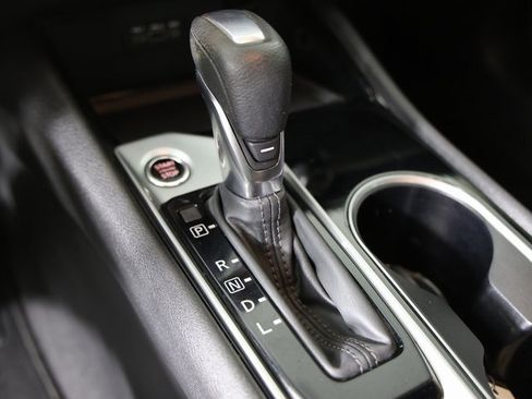 Used 2024 Nissan Altima 2.5 SV image 18