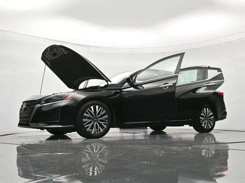 Certified 2024 Nissan Altima 2.5 SV FWD image 48